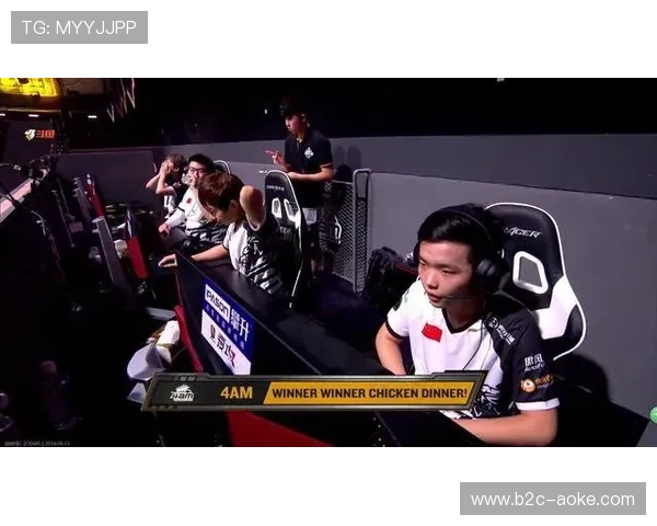 CPT决赛现场镜头：选手Zhen关键局连招反杀，观众席沸腾